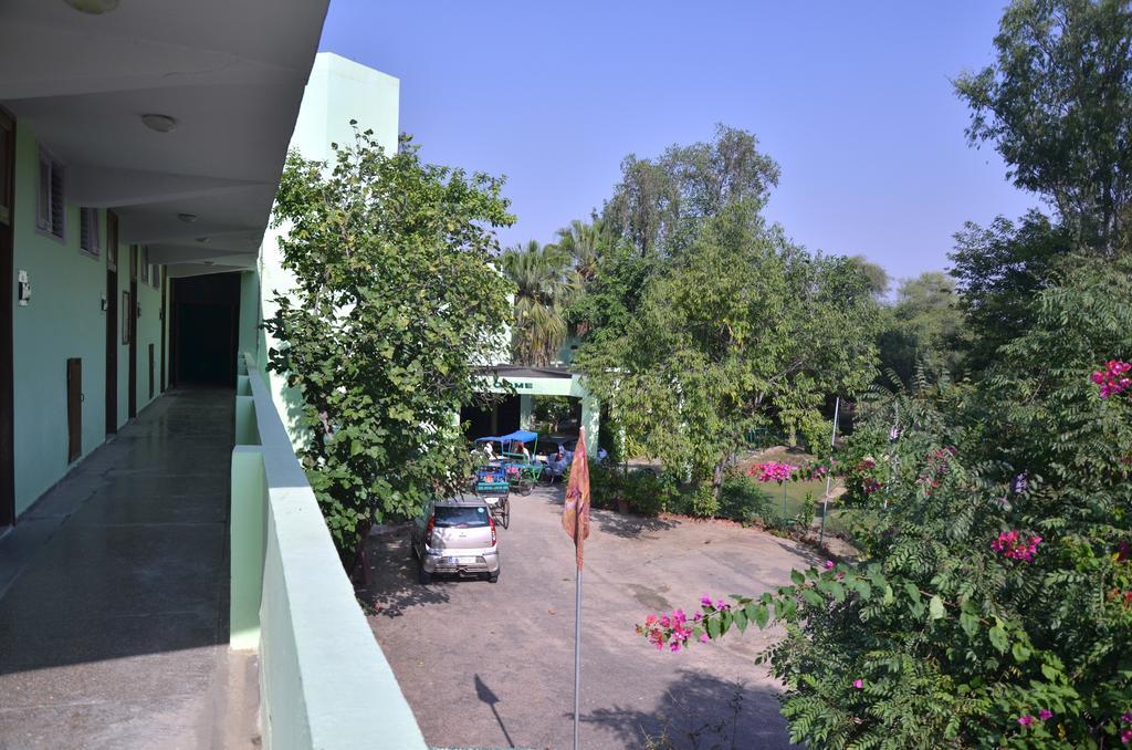 Hotel Bharatpur Ashok Exterior photo